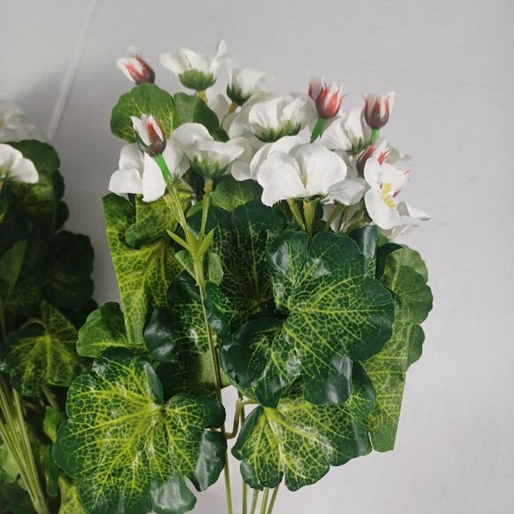 Mini Geraniums Artificial Faux Flowers -White -Set Of 4 -NEW -Floral Decoration - Picture 8 of 11